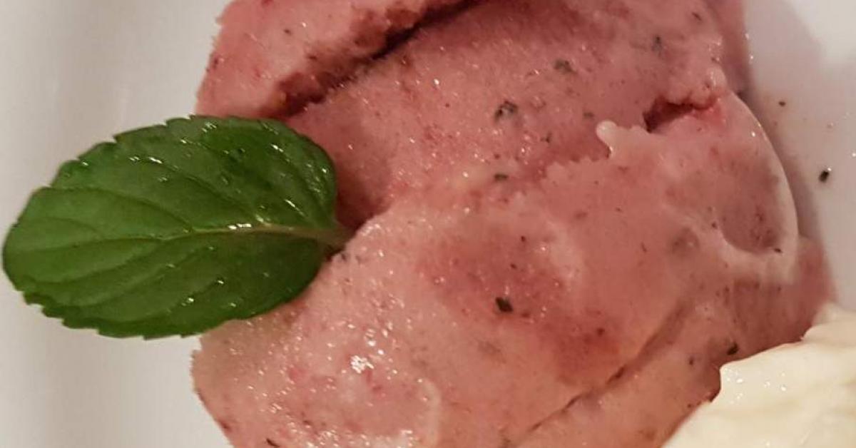 Erdbeer-Bananen-Eis mit Minze von Ivonne1972. Ein Thermomix® Rezept aus ...