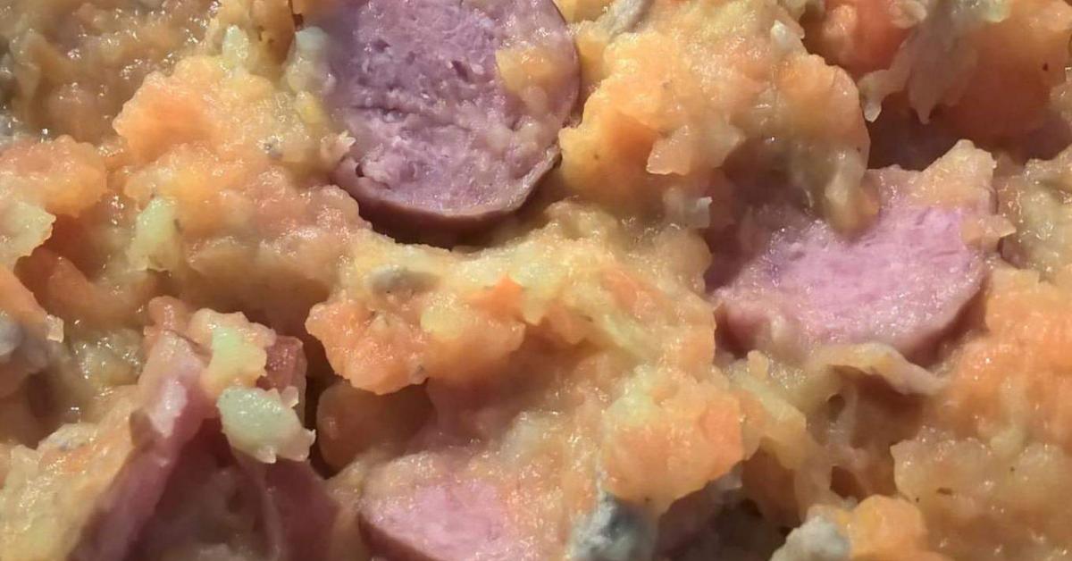 Möhrenuntereinander mit Cabanossi und Hackfleisch von Cufa. Ein ...