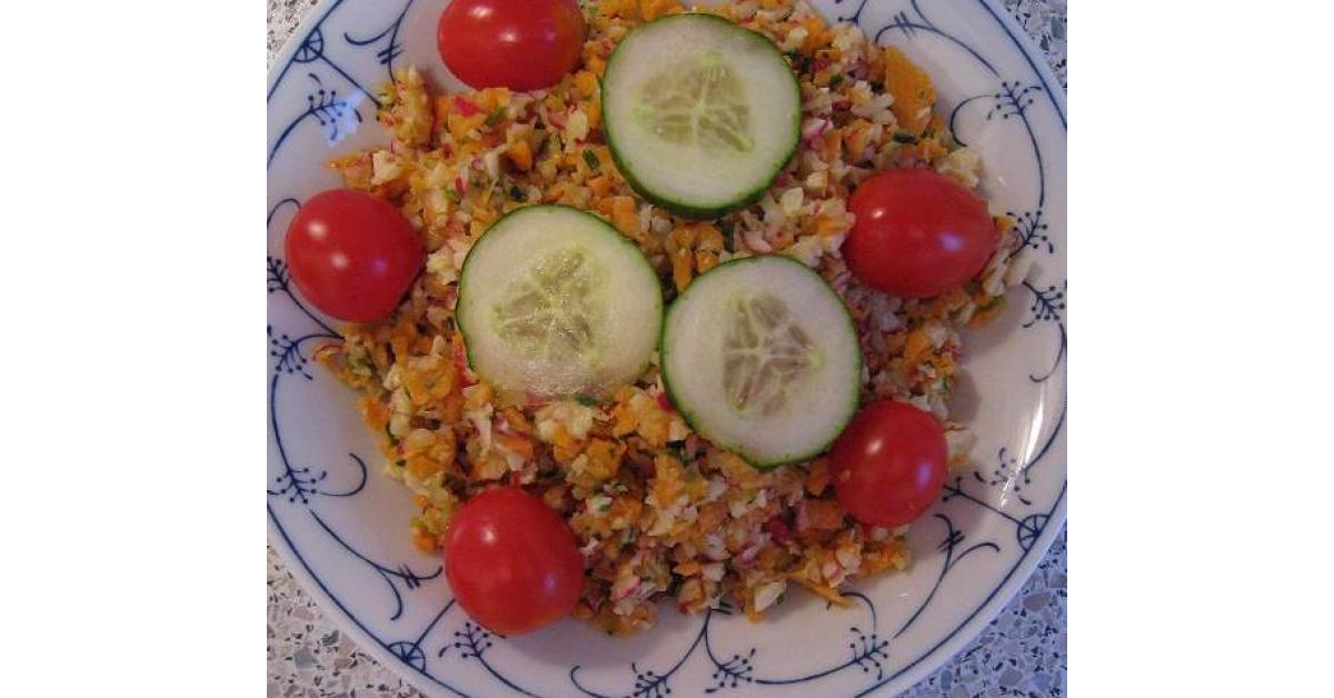 Radieschen-Möhren-Salat von Barockisi. Ein Thermomix® Rezept aus der ... Radieschen-Möhren-Salat von Barockisi. Ein Thermomix® Rezept aus der ...