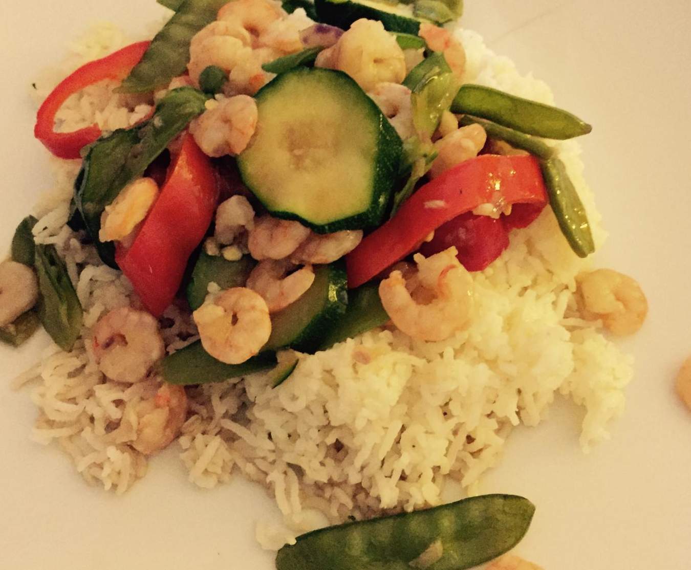 Chinesisches All-In-Menue Garnelen mit Gemüse und Reis, low fat