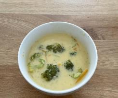Brokkoli-Käse-Suppe mit Möhren