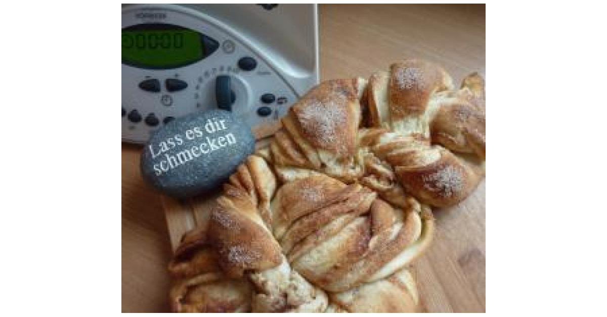 Riesen-Franzbrötchen oder Variation von Schweizer Sonntagsstuten bzw ...