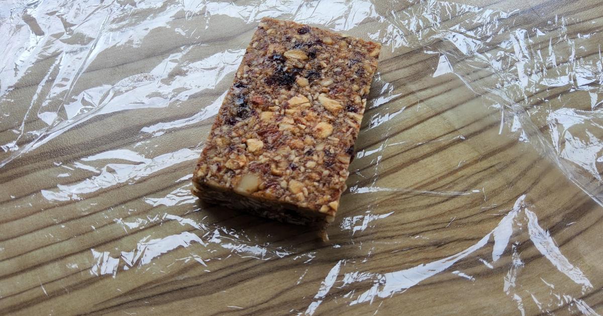 Variation Müsliriegel vegan von Tatine. Ein Thermomix® Rezept aus der ... Variation Müsliriegel vegan von Tatine. Ein Thermomix® Rezept aus der ...