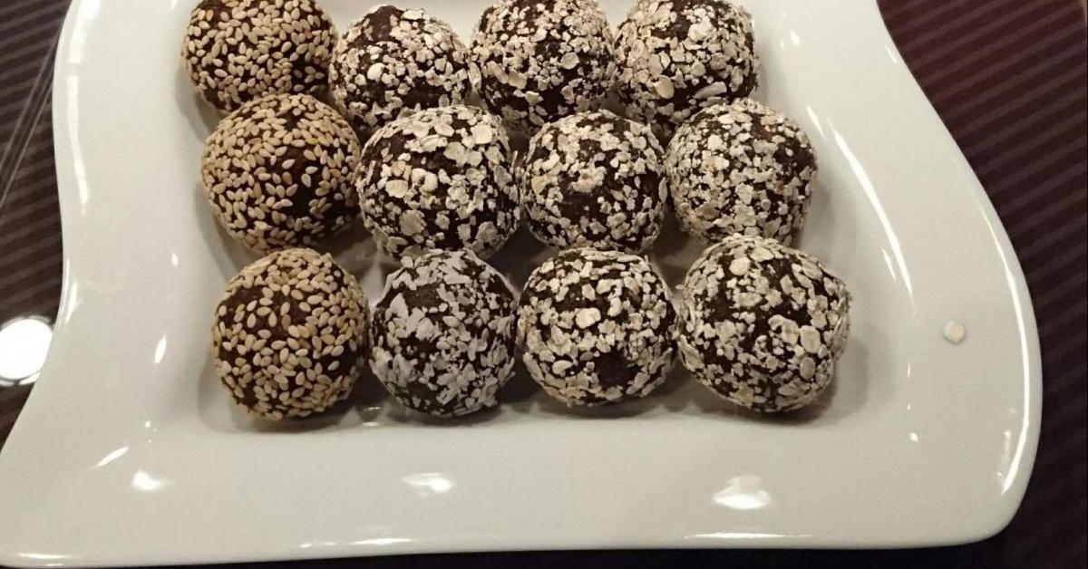 Kakao-Energiekugeln / Powerballs (vegan &amp; Rohkost) von vegan maddin ...