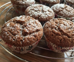 Variation von Karotten-Nuss-Muffins mit Schoko und Zimt