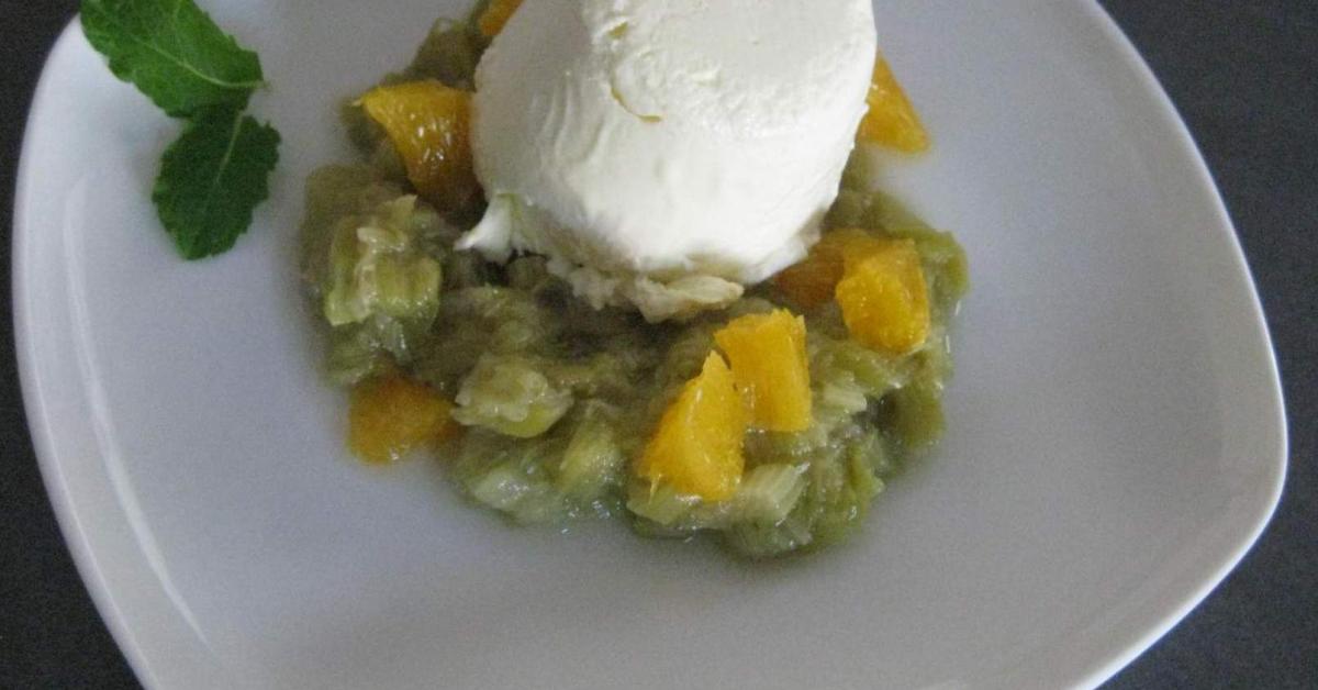 Joghurtcreme mit Rhabarber-Orangen-Kompott von NanaSo. Ein Thermomix ...