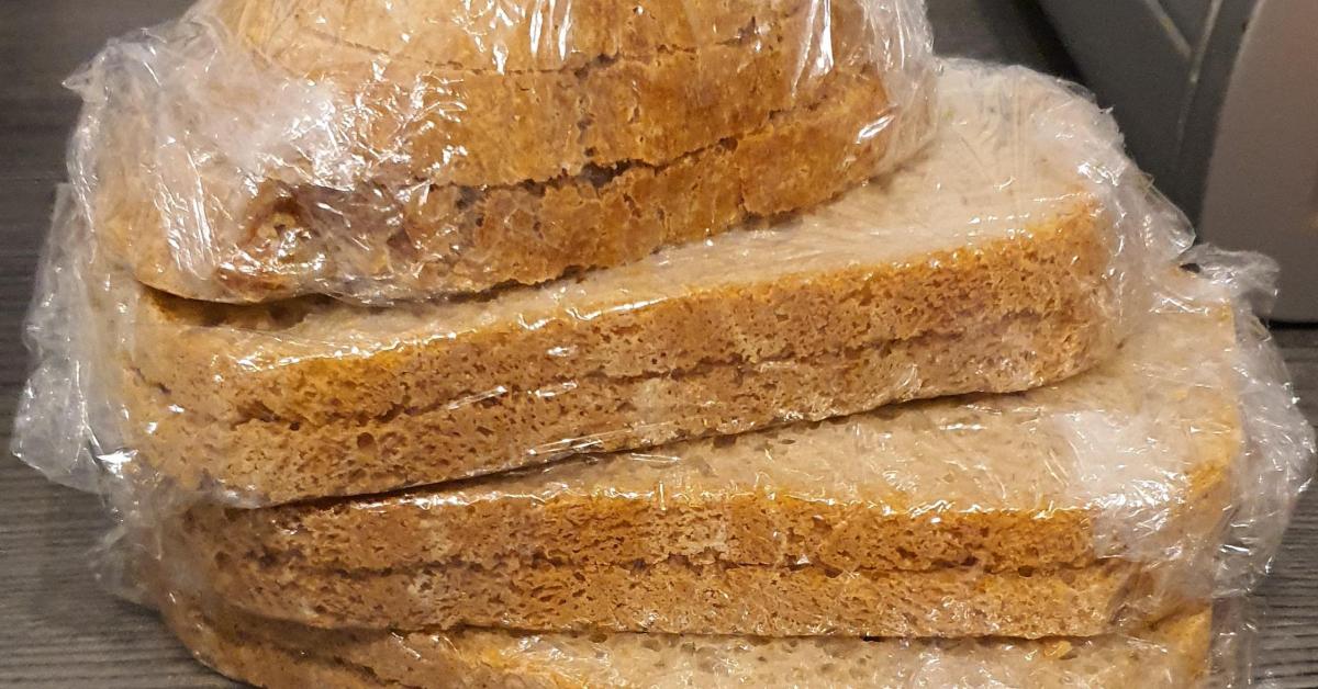 Vollkorn-Dinkel Brot mit Sonnenblumenkerne und Fertigsauerteig von ...