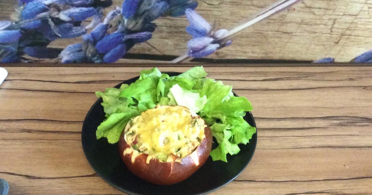 Laugenbrötchen a la Flammkuchen von Lawlie. Ein Thermomix® Rezept aus ...
