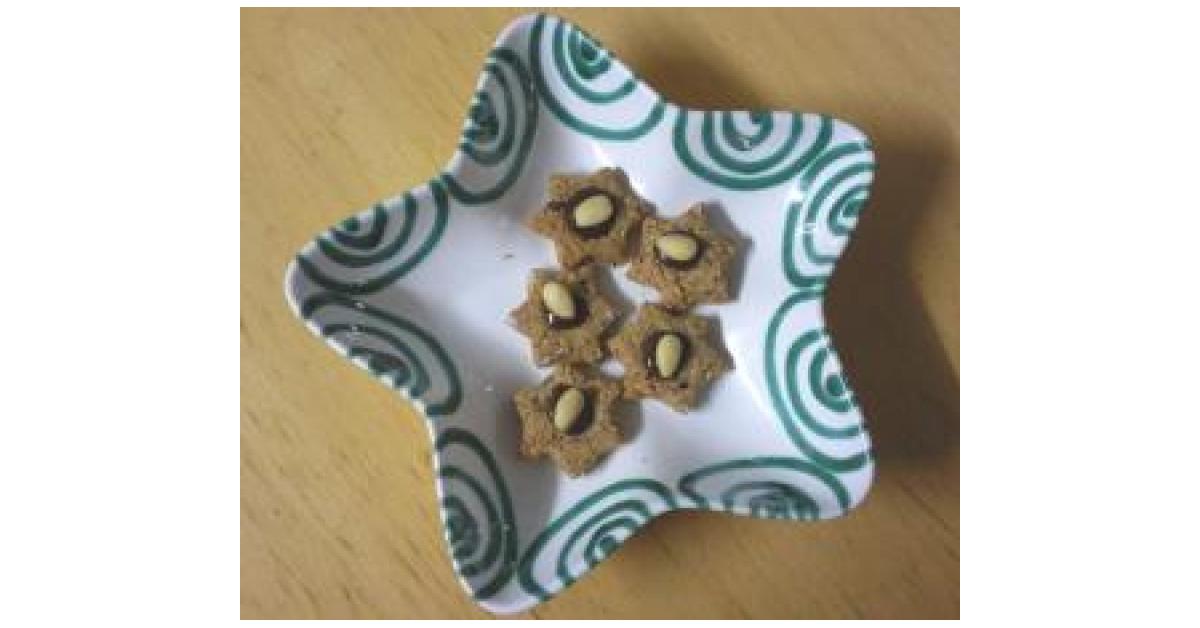 Nuss-Sterne von Miche. Ein Thermomix® Rezept aus der Kategorie Backen ...