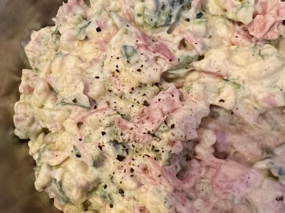 Zucchinisalat mit Schinken