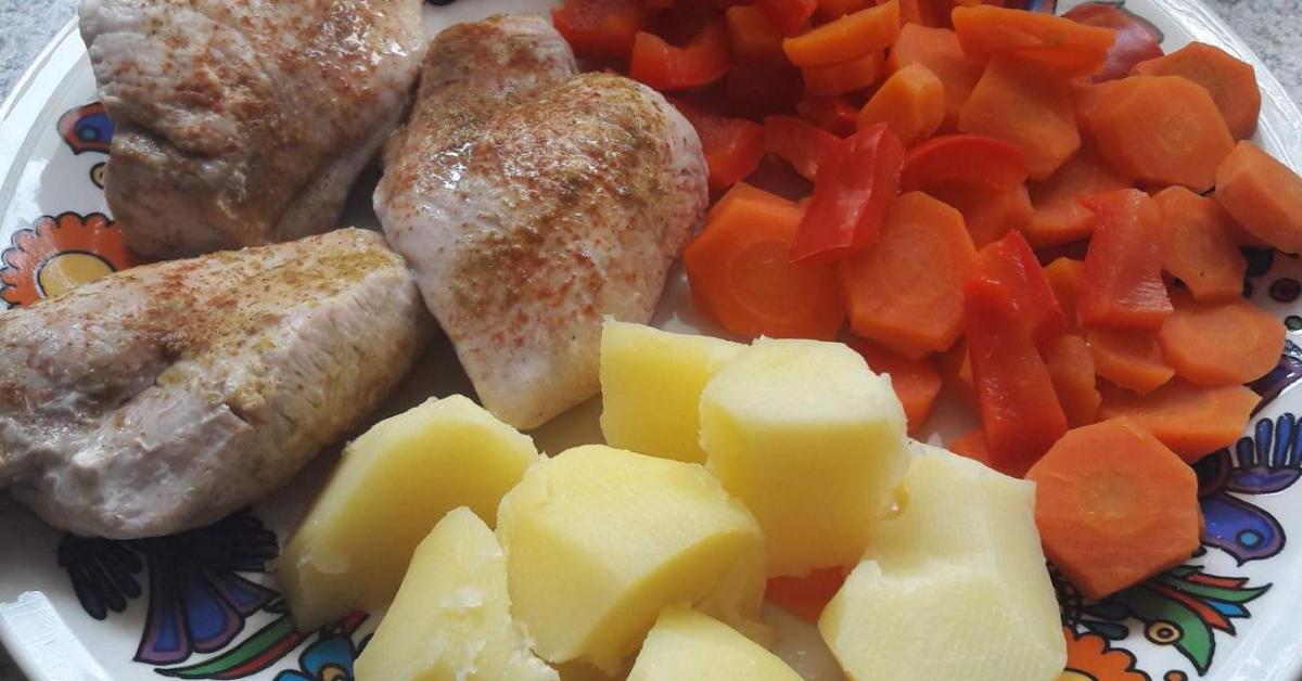 Putenbrustfilet mit Kartoffeln und Möhren/Paprika von backbaer. Ein ... Putenbrustfilet mit Kartoffeln und Möhren/Paprika von backbaer. Ein ...