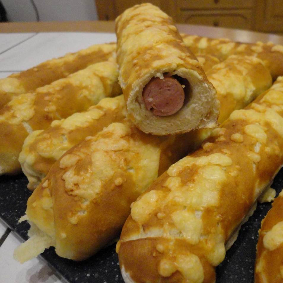 Wiener in Brezenteig
