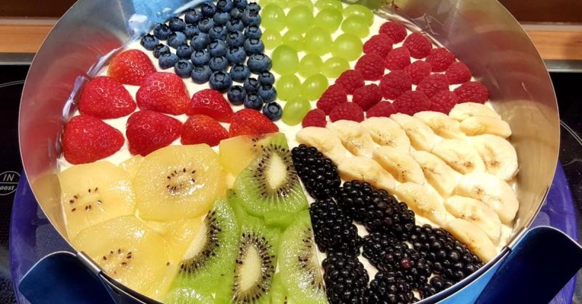 Cremiger, bunter Obstkuchen von Petra Feinschmecker. Ein Thermomix ... Cremiger, bunter Obstkuchen von Petra Feinschmecker. Ein Thermomix ...