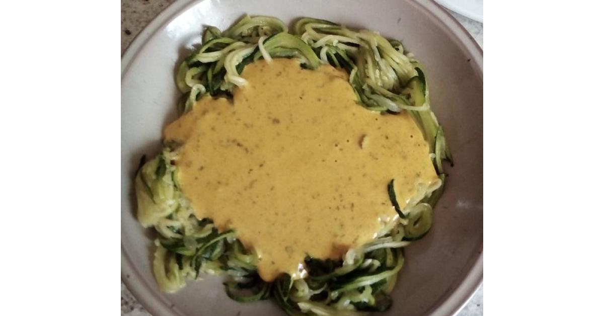 Zucchnispaghetti mit Frischkäsesauce von Wormel. Ein Thermomix® Rezept ...