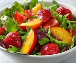 Erdbeer - Pfirsich - Ruccola- Salat mit Honig - Zitronen - Vinaigrette