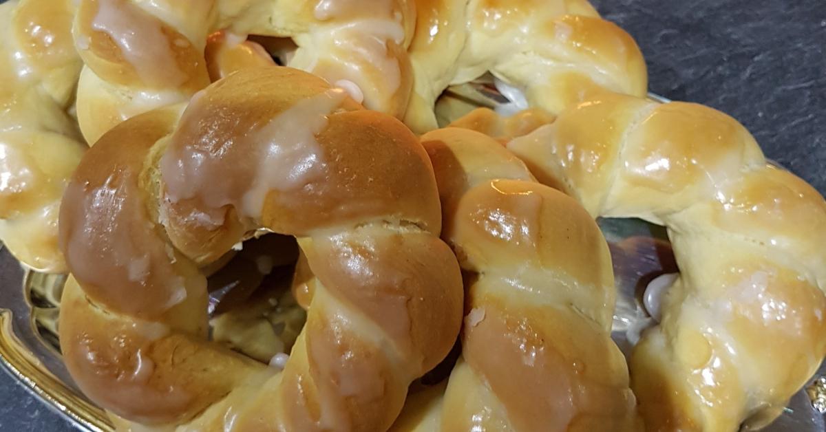 Neujahrsbrezen von Sandra Prirsch. Ein Thermomix® Rezept aus der ...