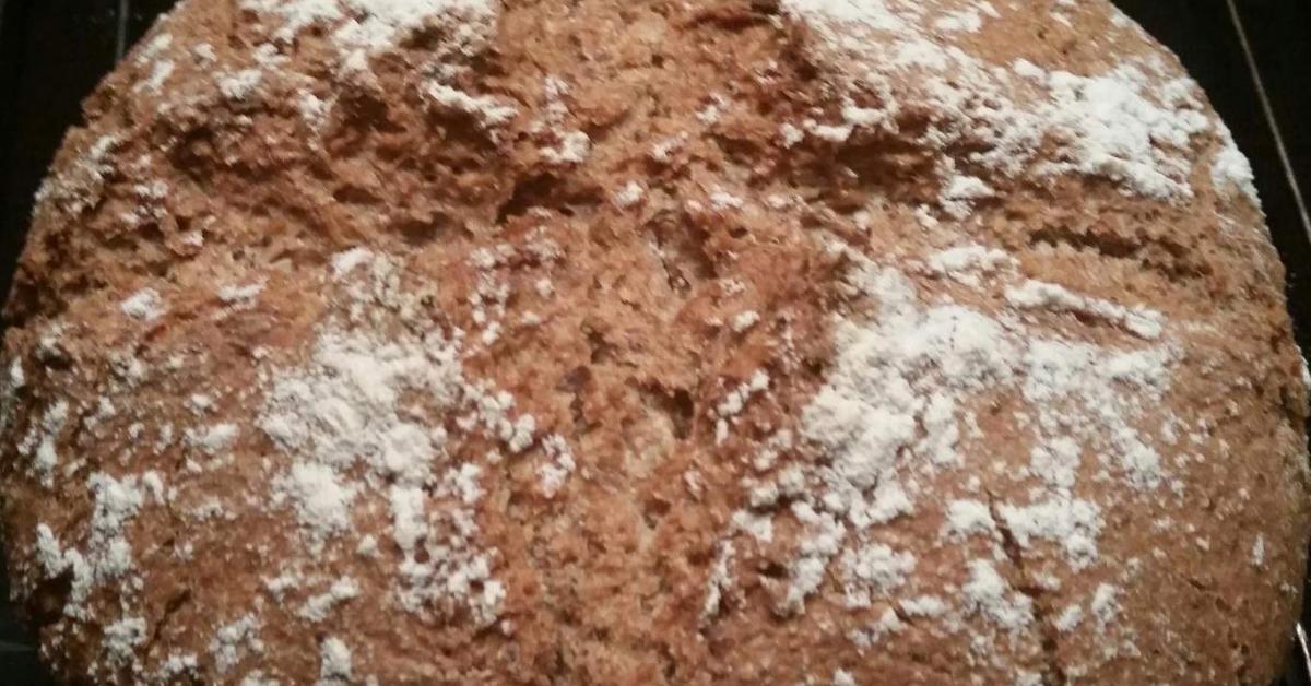 Leckeres Vollkornbrot mit selbstgemachtem Mehl in verschiedenen ...