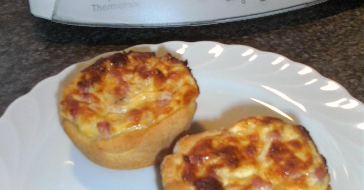 Chäsküchli von Homefee. Ein Thermomix® Rezept aus der Kategorie Backen ...