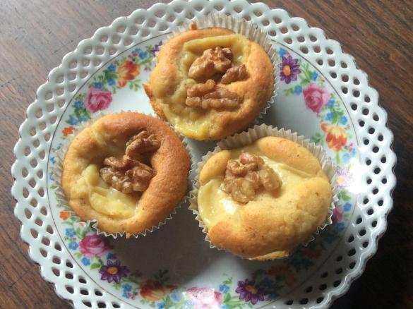 Mandelmuffins mit Vanillecreme